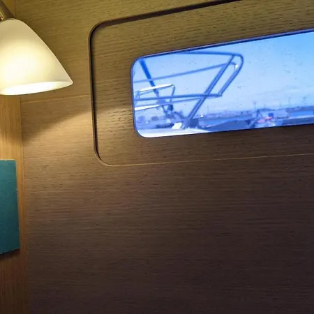 Mosquito Hotel en barco Lisboa